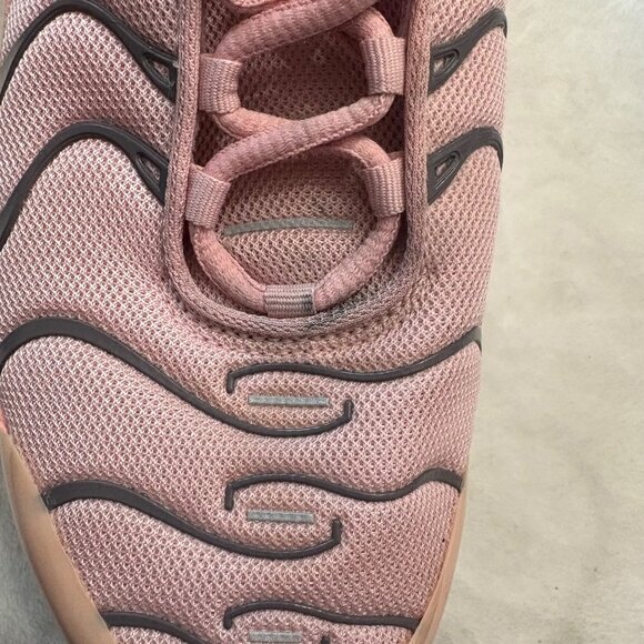 Nike Air Max Plus Tn Pink & Gray Womens Sneakers Size 7Y Lightweight Mesh - Picture 10 of 13